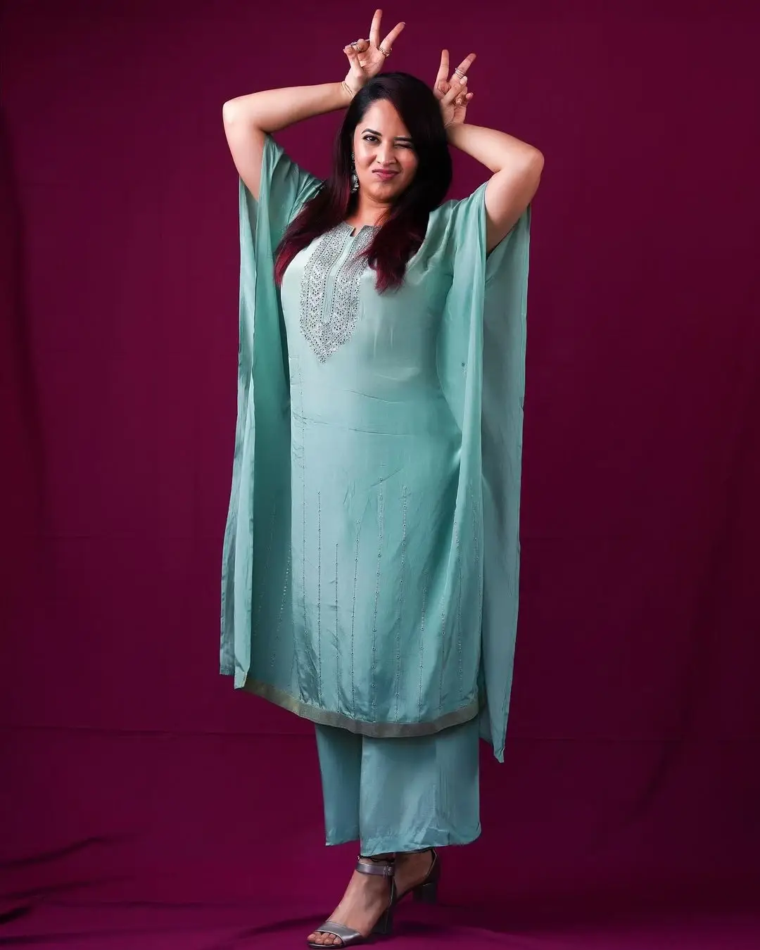 HYDERABAD ACTRESS ANASUYA BHARADWAJ IN BLUE DRESS 3